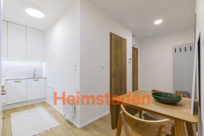 Pronájem bytu 2+1, Praha - Holešovice, U Pergamenky, 36 m2