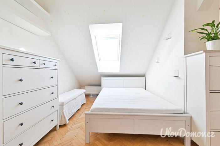 Pronájem bytu 1+kk, Praha - Vinohrady, V Horní Stromce, 42 m2