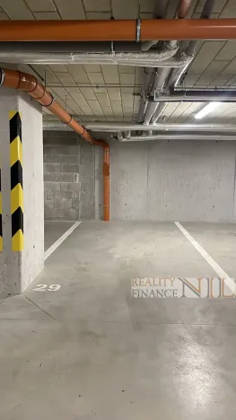 Pronájem garážového stání, Plzeň, 13 m2