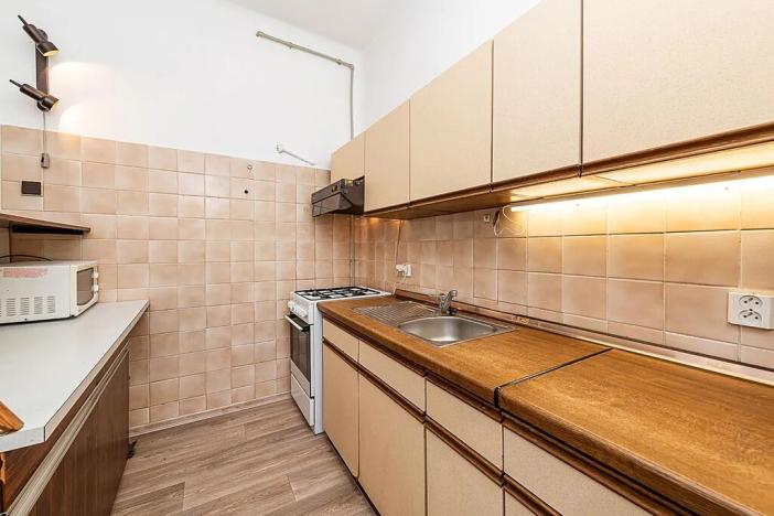 Pronájem bytu 1+1, Praha - Holešovice, Komunardů, 48 m2