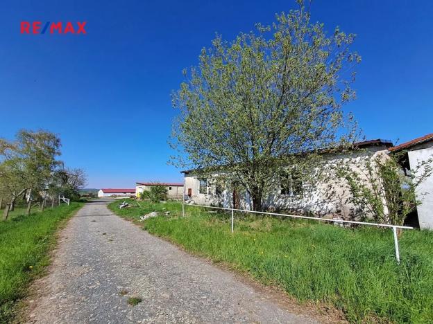 Pronájem skladu, Dolní Chvatliny, 3690 m2