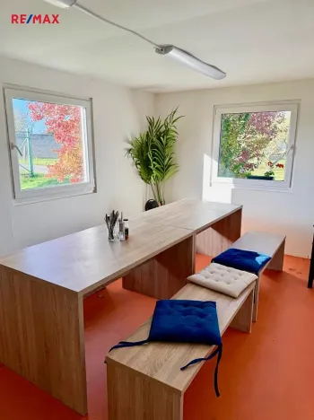 Prodej výrobních prostor, Dolní Chvatliny, 3690 m2