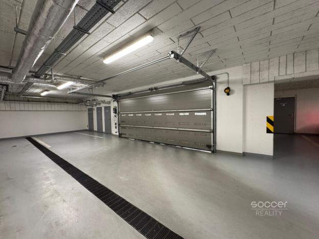 Pronájem garážového stání, Praha - Hostivař, Fojtova, 15 m2