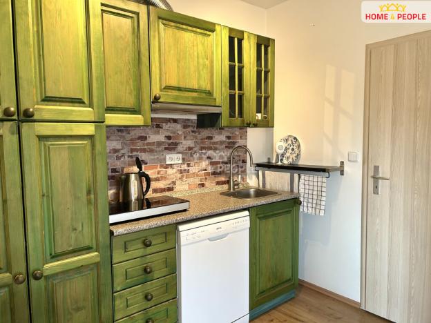 Pronájem bytu 2+kk, Kouřim, Mírové náměstí, 39 m2