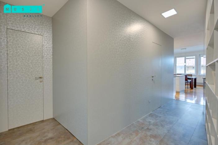 Pronájem bytu 3+1, Olomouc, Dolní náměstí, 100 m2