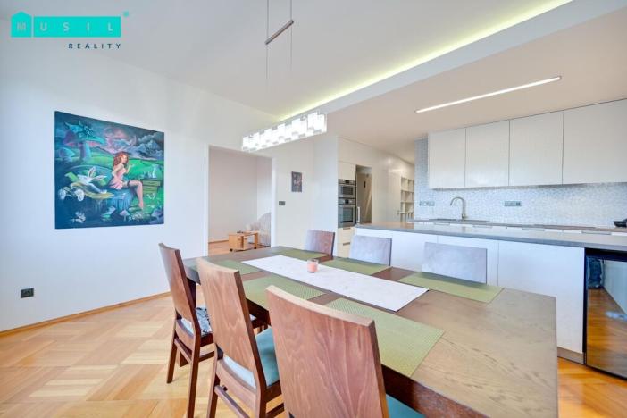 Pronájem bytu 3+1, Olomouc, Dolní náměstí, 100 m2