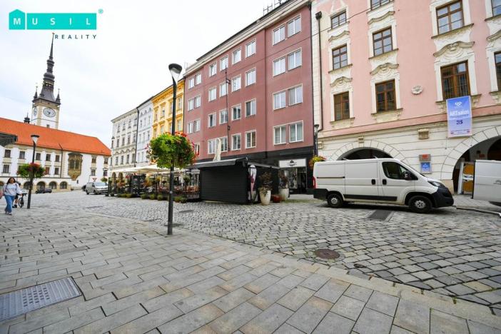 Pronájem bytu 3+1, Olomouc, Dolní náměstí, 100 m2
