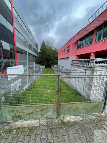 Prodej komerčního pozemku, Praha - Hloubětín, K Hutím, 2738 m2