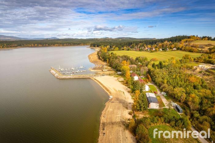 Prodej komerčního pozemku, Frymburk - Kovářov, 1696 m2