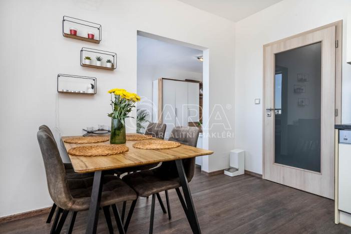 Pronájem bytu 1+1, Praha - Hostivař, plukovníka Mráze, 45 m2