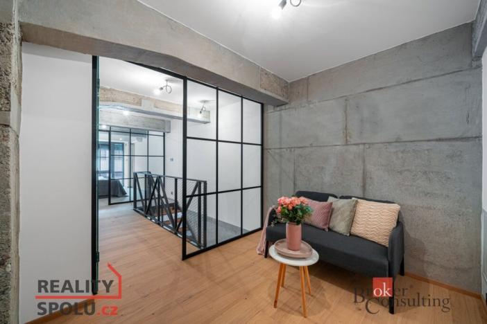 Pronájem bytu 3+kk, Praha - Vysočany, Kolbenova, 67 m2