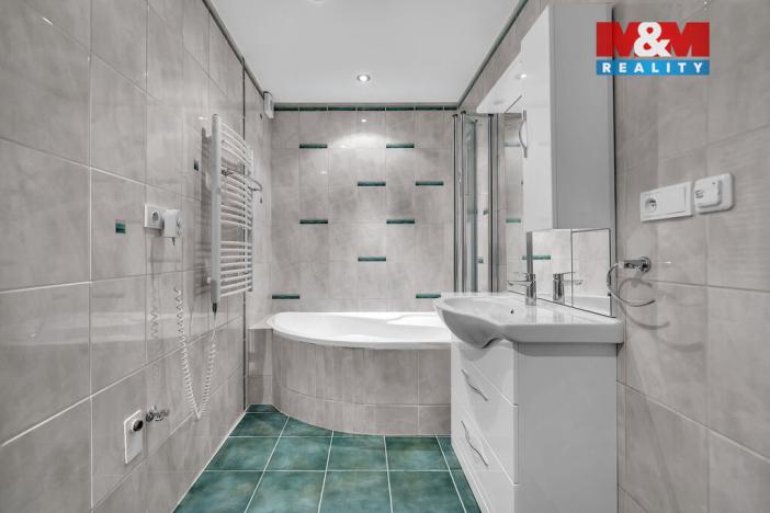 Prodej bytu 3+1, Červený Kostelec - Lhota za Červeným Kostelcem, 17. listopadu, 69 m2