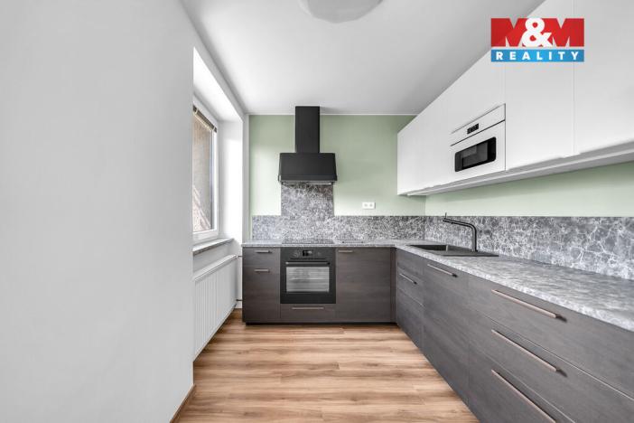 Prodej bytu 3+1, Červený Kostelec - Lhota za Červeným Kostelcem, 17. listopadu, 69 m2