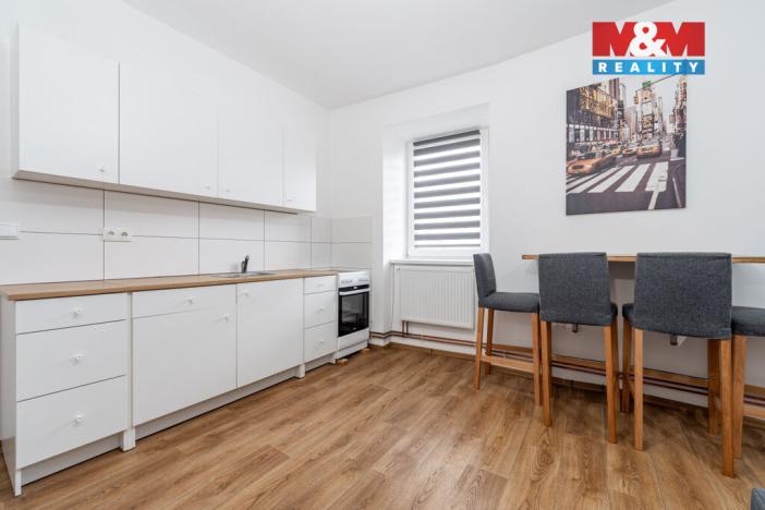 Prodej činžovního domu, Studená, nám. Sv. J. Nepomuckého, 229 m2