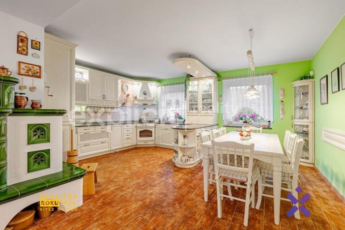 Prodej rodinného domu, Provodov, 234 m2