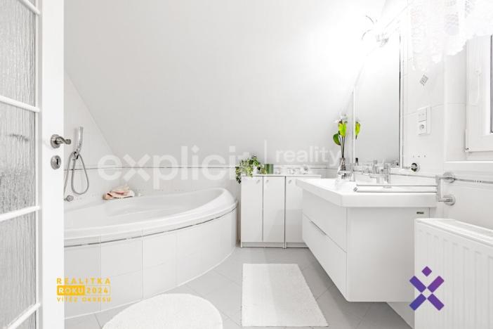 Prodej rodinného domu, Provodov, 234 m2