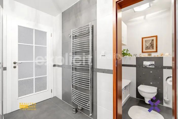 Prodej rodinného domu, Provodov, 234 m2