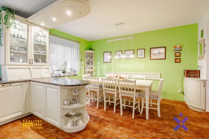 Prodej rodinného domu, Provodov, 234 m2