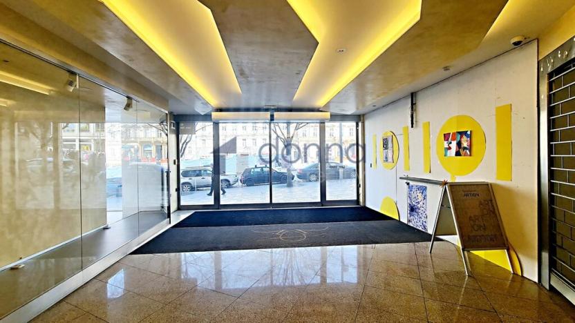 Pronájem obchodního prostoru, Praha, Václavské náměstí, 50 m2