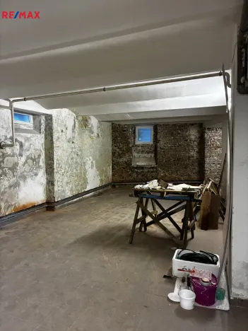 Pronájem skladu, Karlovy Vary, Moravská, 75 m2