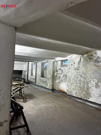 Pronájem skladu, Karlovy Vary, Moravská, 75 m2