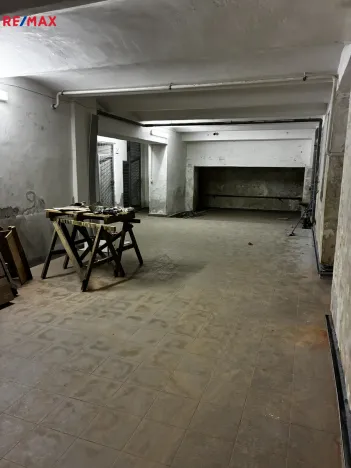 Pronájem skladu, Karlovy Vary, Moravská, 75 m2