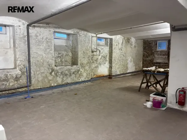Pronájem skladu, Karlovy Vary, Moravská, 75 m2