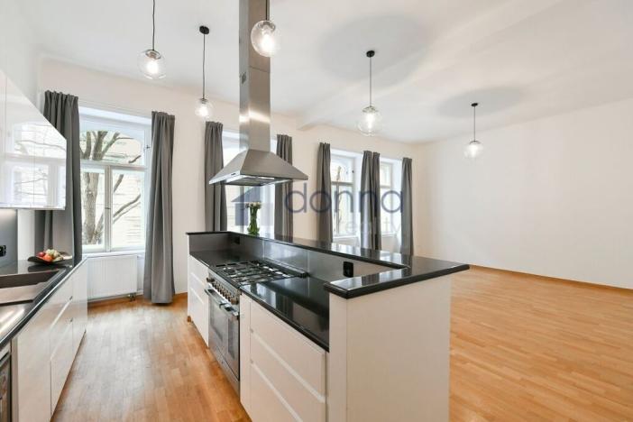 Pronájem bytu 3+kk, Praha, Mánesova, 118 m2