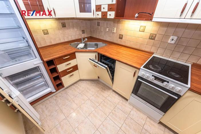 Pronájem bytu 2+kk, Praha - Kbely, Semilská, 69 m2