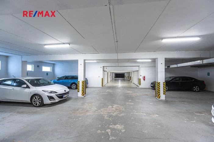 Pronájem bytu 2+kk, Praha - Kbely, Semilská, 69 m2