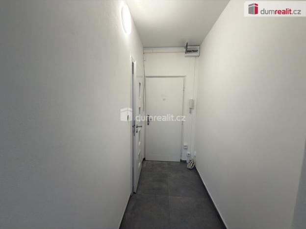 Pronájem bytu 1+kk, Ústí nad Labem, Glennova, 19 m2