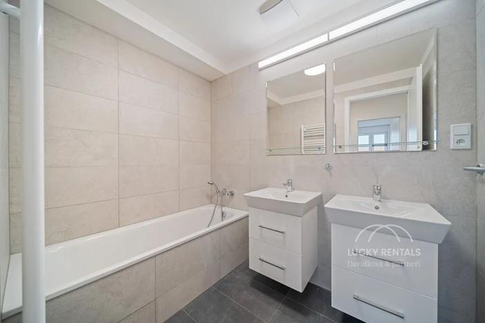 Pronájem bytu 1+kk, Praha - Chodov, Líbalova, 27 m2