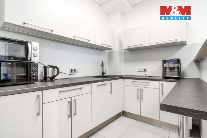 Pronájem kanceláře, Děčín - Děčín II-Nové Město, Benešovská, 320 m2