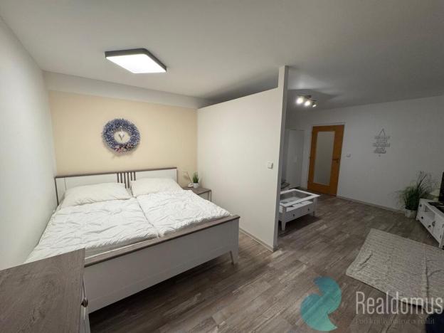 Pronájem bytu 2+kk, Zvěrotice, 50 m2