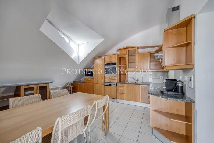 Prodej vily, Křižanov, Benešovo náměstí, 530 m2