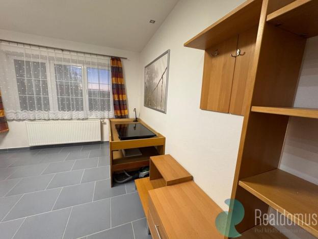 Pronájem bytu 1+kk, Zvěrotice, 20 m2
