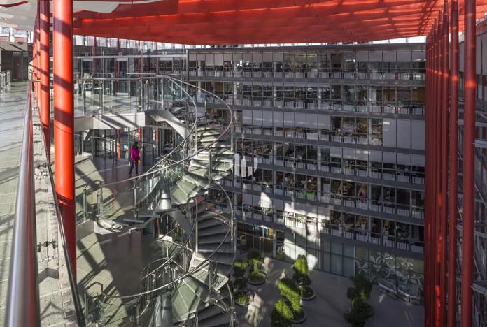 Pronájem kanceláře, Praha - Karlín, Karolinská, 1477 m2