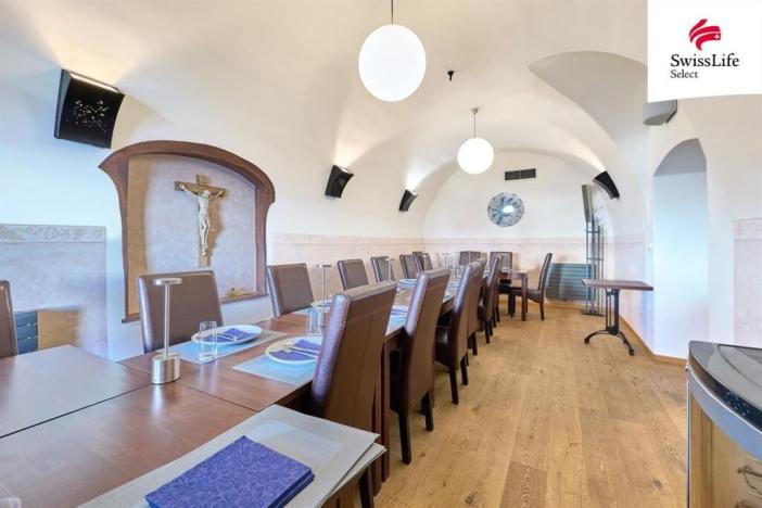 Prodej ubytování, Nové Město nad Metují, Husovo náměstí, 927 m2