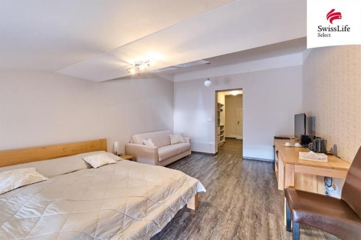 Prodej ubytování, Nové Město nad Metují, Husovo náměstí, 927 m2