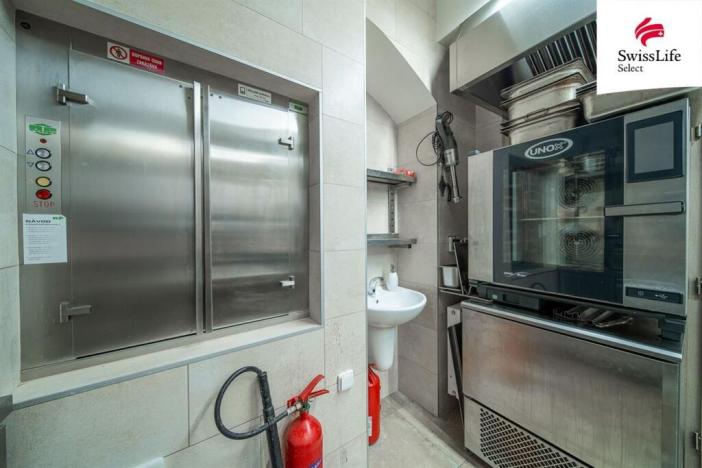 Prodej ubytování, Nové Město nad Metují, Husovo náměstí, 927 m2