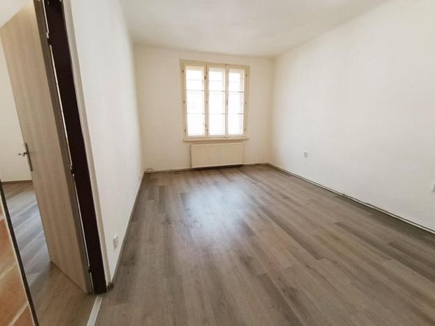 Prodej bytu 2+kk, Praha - Žižkov, Žerotínova, 42 m2