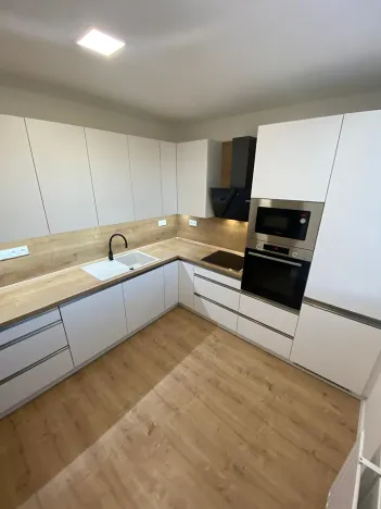 Prodej bytu 4+1, Zlín, Okružní, 82 m2