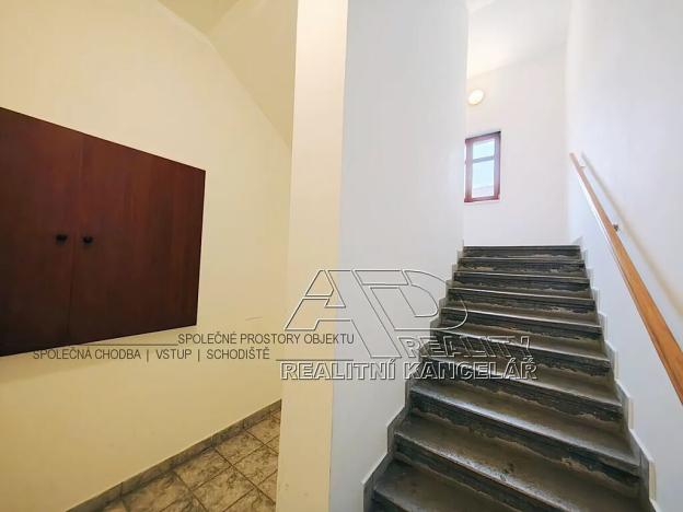 Pronájem bytu 1+1, České Budějovice, Husova tř., 40 m2