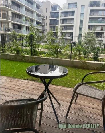 Pronájem bytu 1+kk, Praha - Smíchov, Vackové, 42 m2