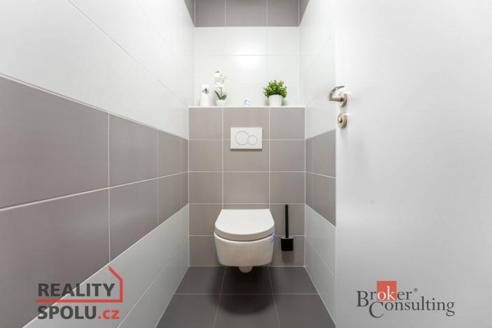 Prodej bytu 2+kk, Hradec Králové - Třebeš, Pod Svahem, 56 m2