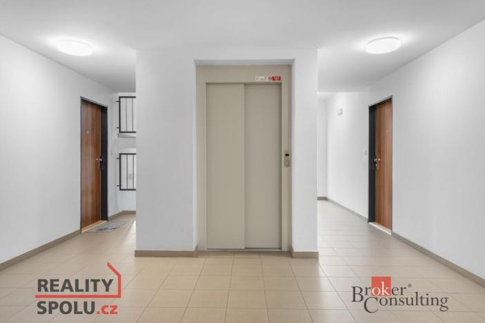 Prodej bytu 2+kk, Hradec Králové - Třebeš, Pod Svahem, 56 m2