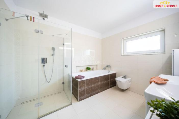 Prodej rodinného domu, Srubec, Slunečná, 230 m2