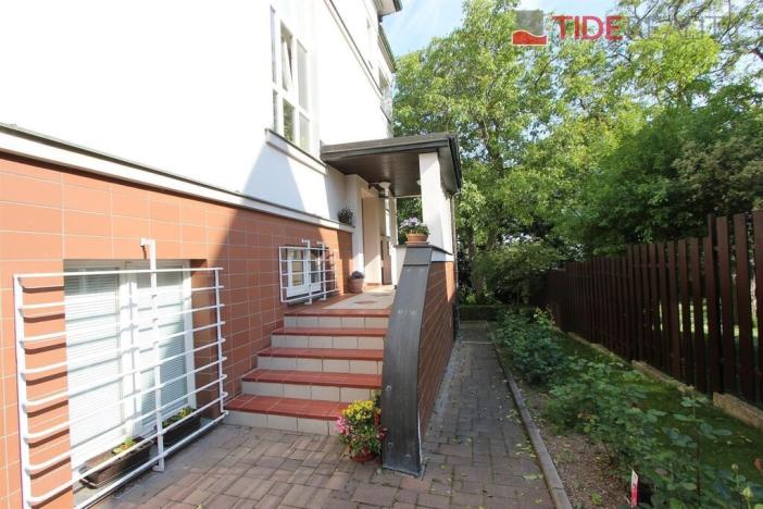 Pronájem kanceláře, Praha - Střešovice, náměstí Před bateriemi, 150 m2