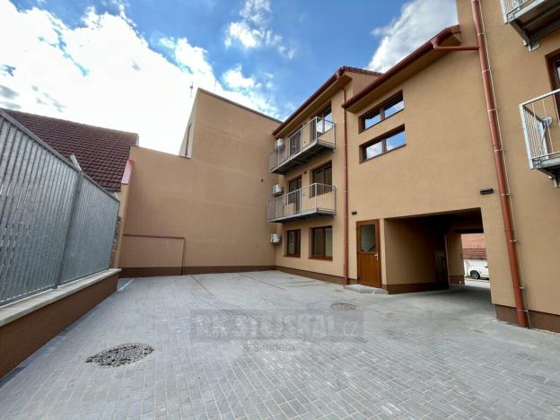 Pronájem bytu 2+kk, Kamenný Újezd, Budějovická, 42 m2