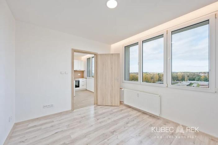 Prodej bytu 2+kk, Jindřichův Hradec, sídliště Vajgar, 43 m2